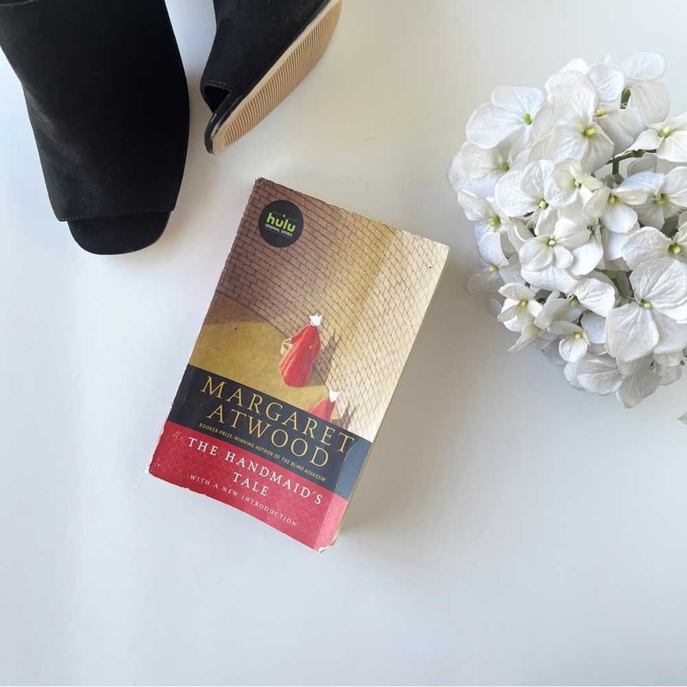 3/$20 Handmaids Taleโ Book
